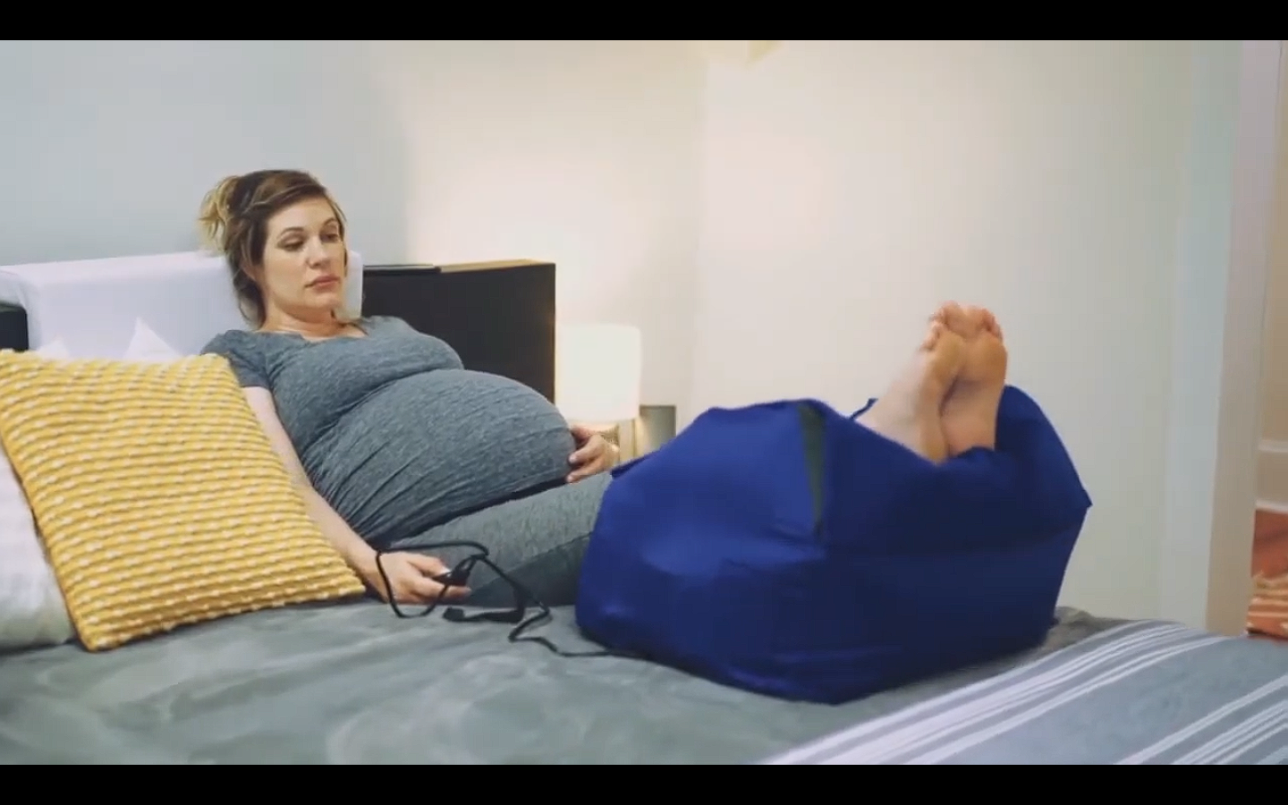 Pregnancy Comfort: 5 Best Leg Elevation Pillows To Choose From